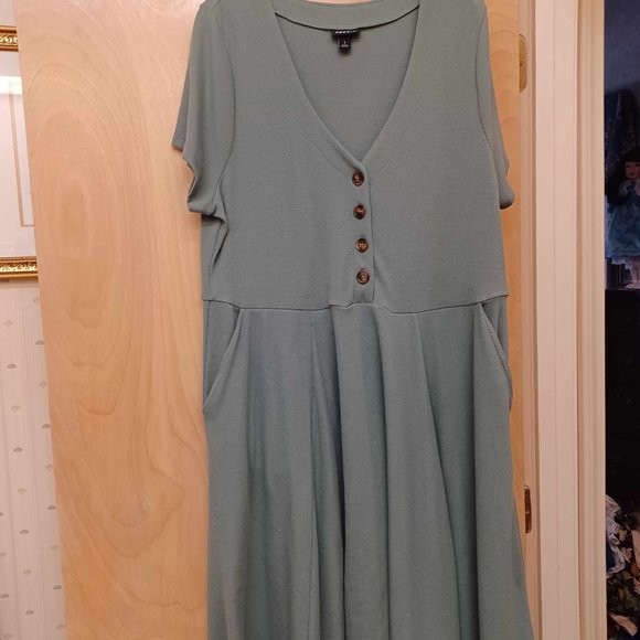 Torrid Olive Green Button pocket dress Sz 1 - Picture 3 of 5